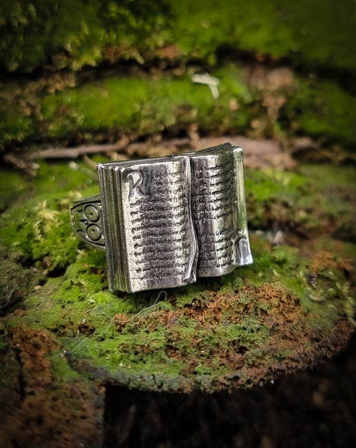 Colgante cráneo de Jabalí plata o bronce naturaleza magia brujería artesano hecho a mano
