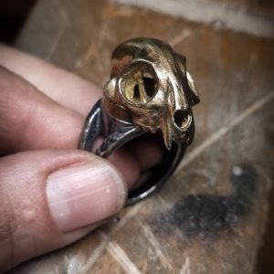 Poison Ring Craneo de Gato Grande